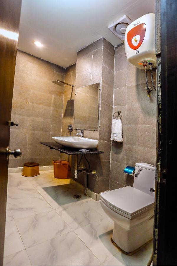 Airport Hotel Tashree Nowe Delhi Zewnętrze zdjęcie
