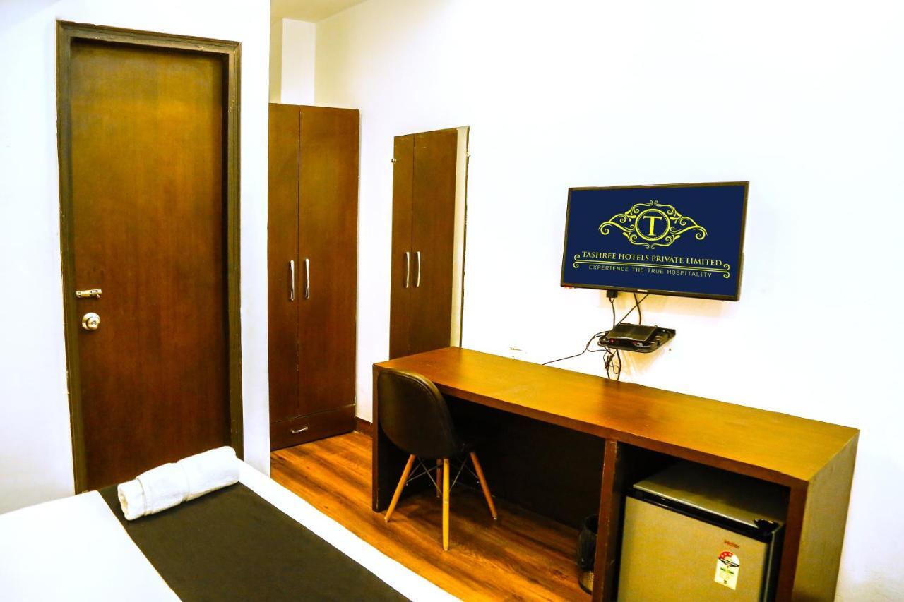 Airport Hotel Tashree Nowe Delhi Zewnętrze zdjęcie