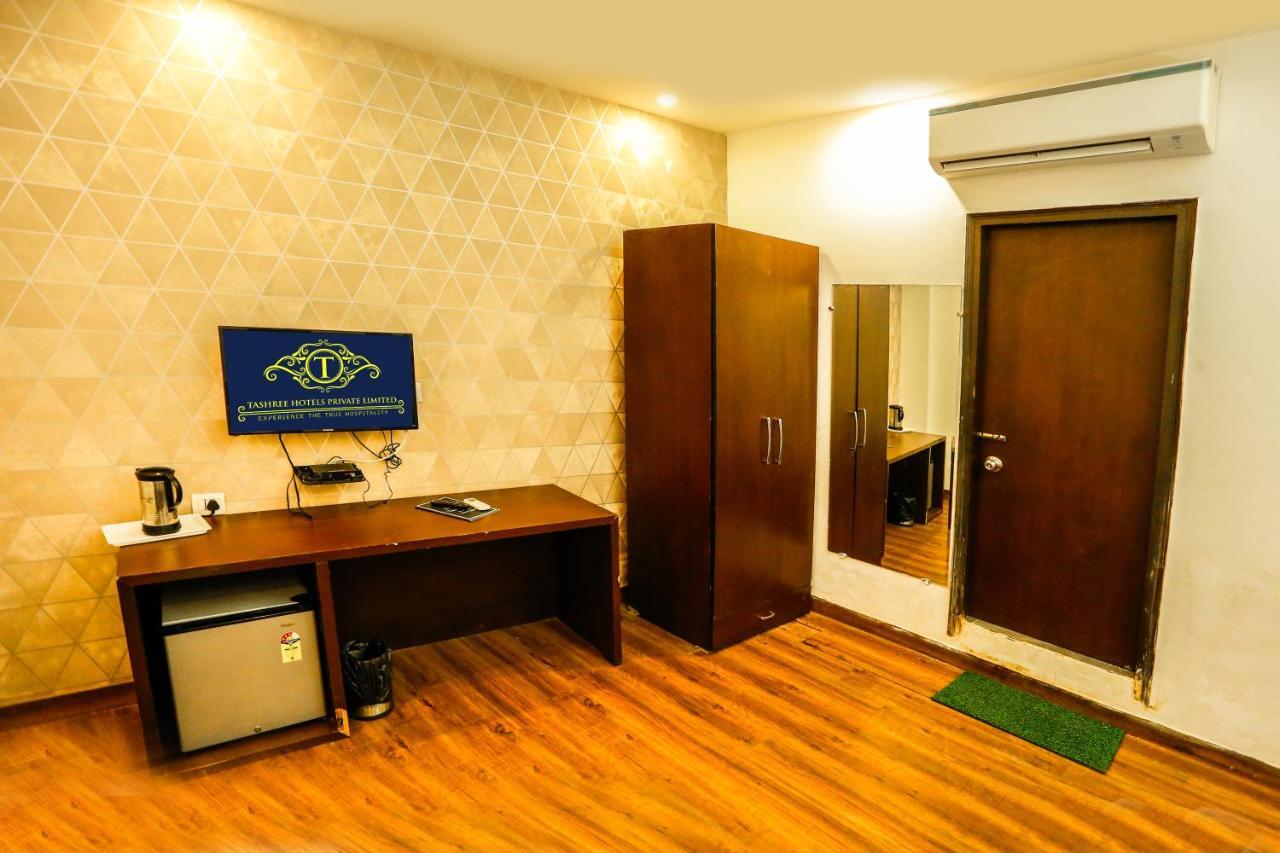 Airport Hotel Tashree Nowe Delhi Zewnętrze zdjęcie