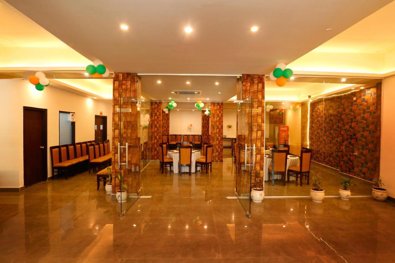 Airport Hotel Tashree Nowe Delhi Zewnętrze zdjęcie