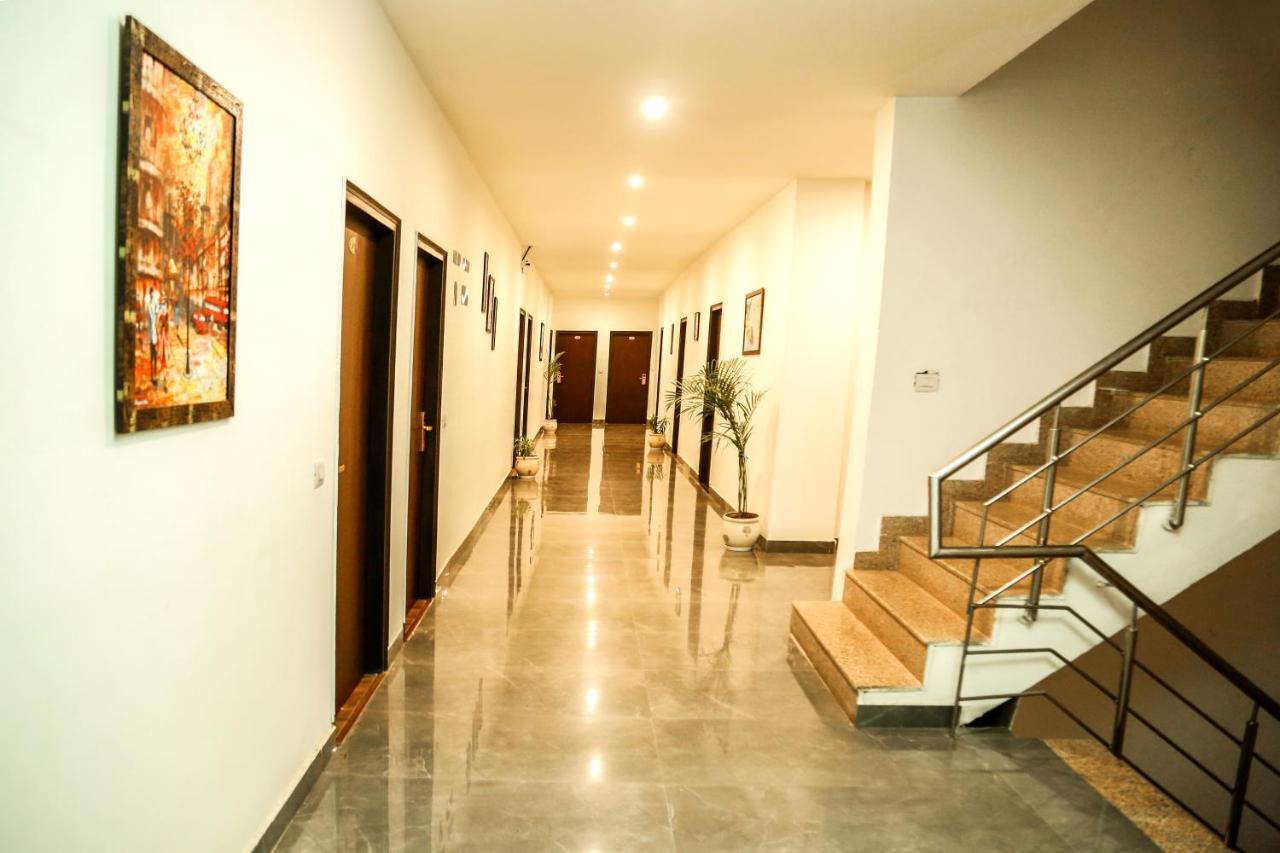 Airport Hotel Tashree Nowe Delhi Zewnętrze zdjęcie